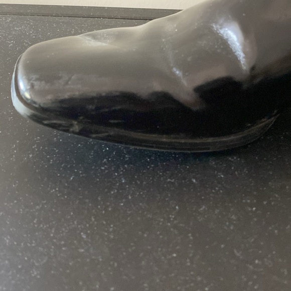 Used black high gloss, size 7. - Picture 3 of 5